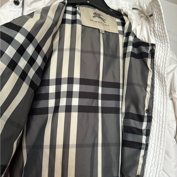 Burberry thin puffer with hood - Picture 3 of 7